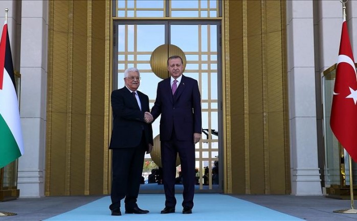 الرئيس محمود عباس ونظيره التركي رجب طيب أردوغان